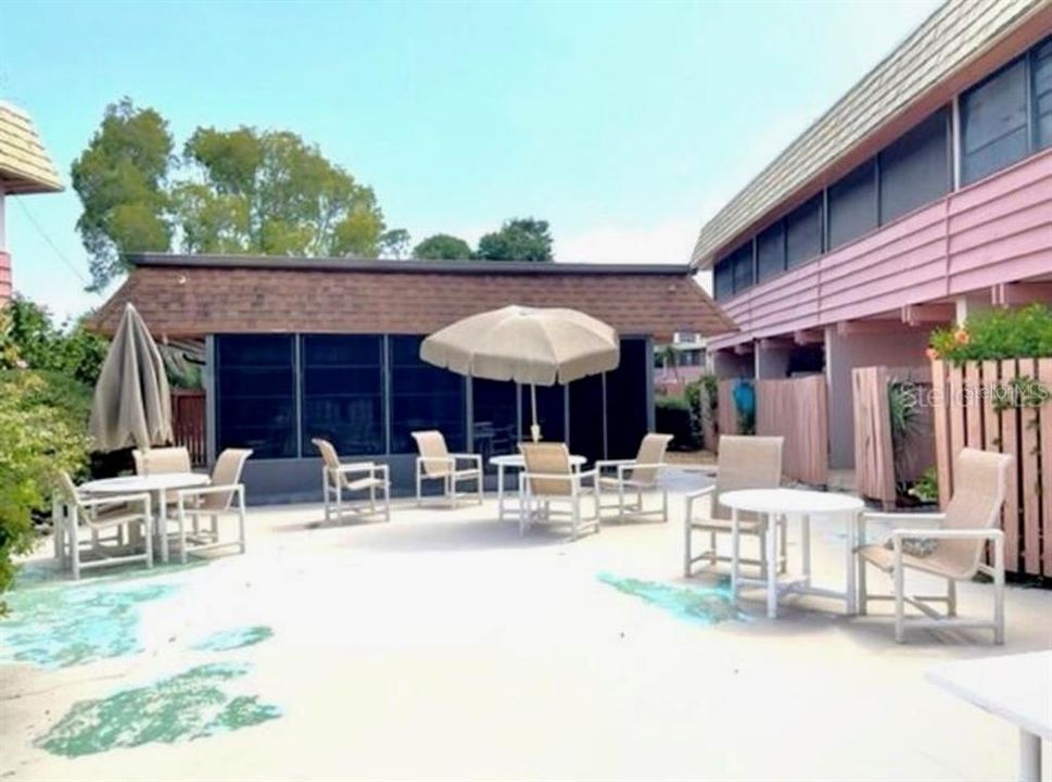 For Sale: $115,000 (2 beds, 1 baths, 1075 Square Feet)