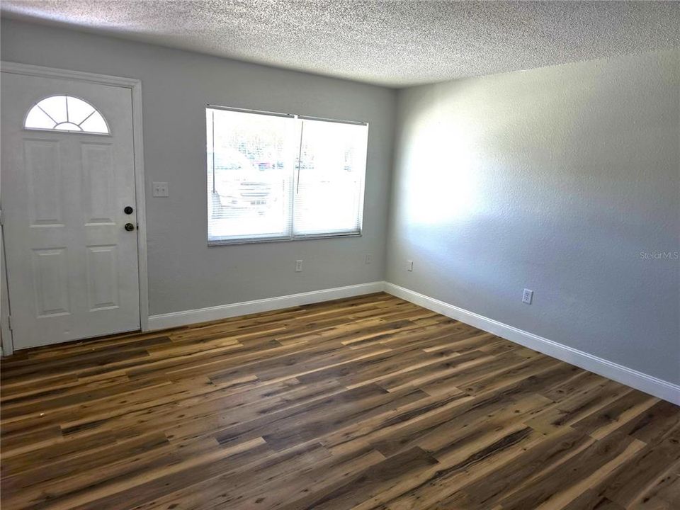 For Sale: $284,900 (3 beds, 2 baths, 1112 Square Feet)