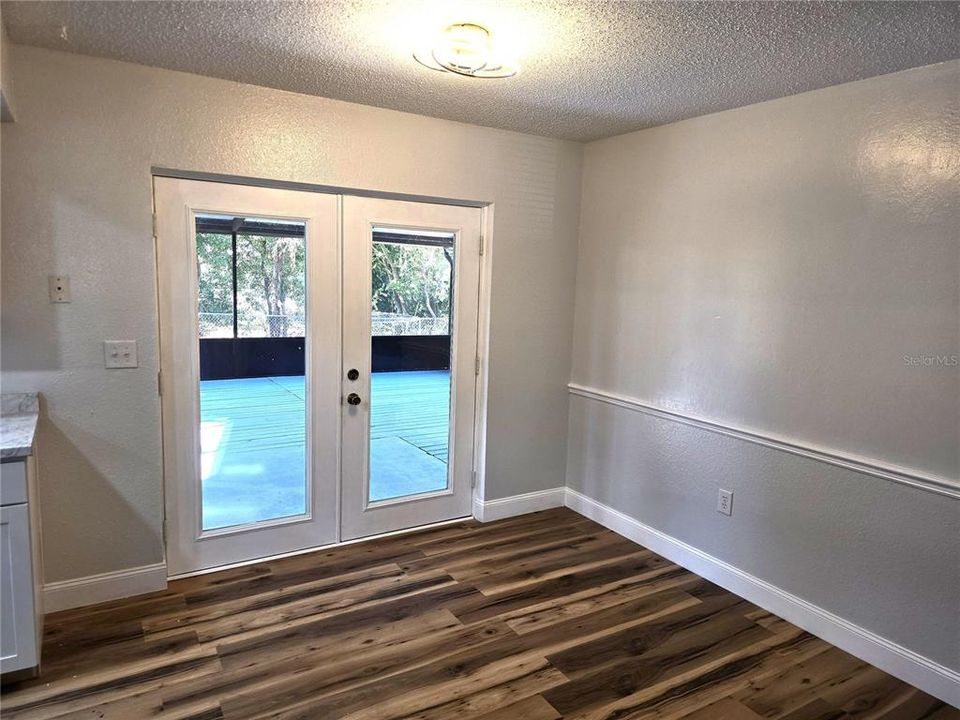 For Sale: $284,900 (3 beds, 2 baths, 1112 Square Feet)