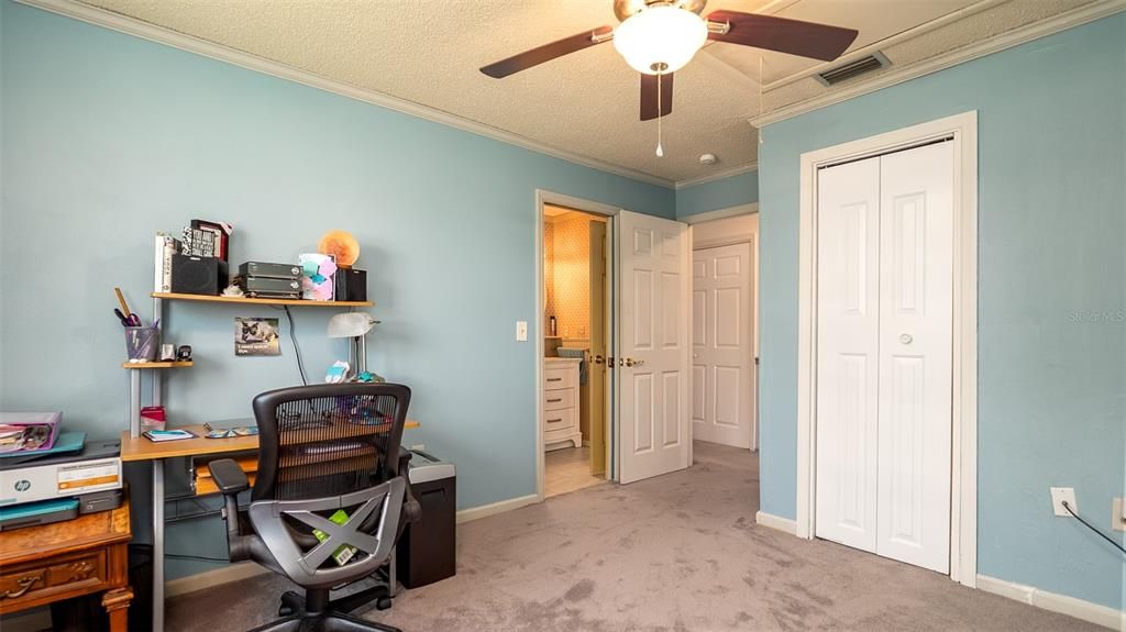 For Sale: $229,000 (2 beds, 2 baths, 1194 Square Feet)