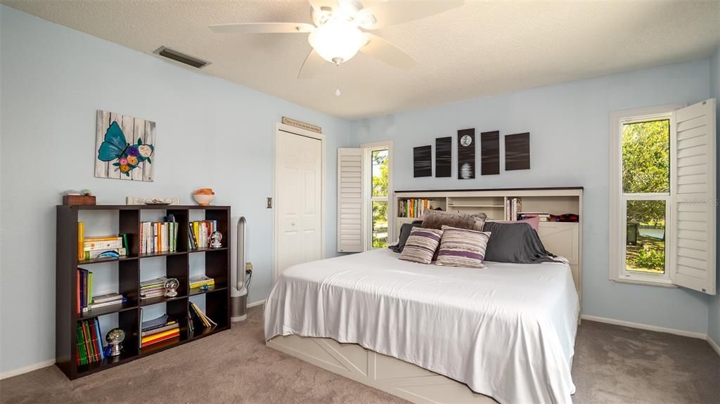 For Sale: $229,000 (2 beds, 2 baths, 1194 Square Feet)