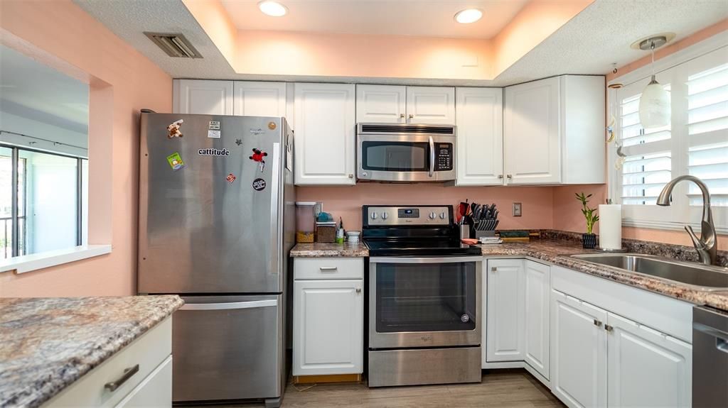 For Sale: $229,000 (2 beds, 2 baths, 1194 Square Feet)