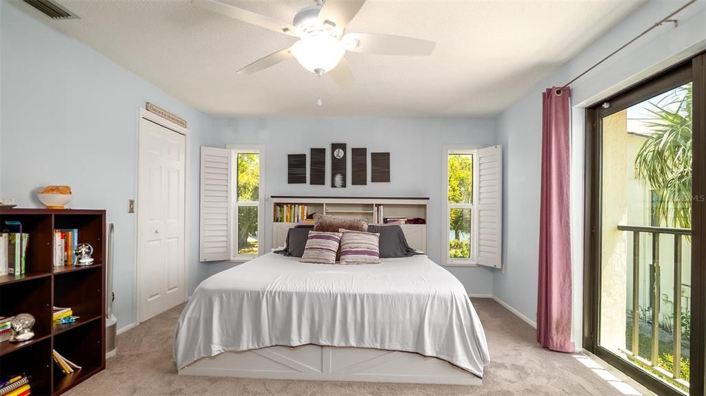 For Sale: $229,000 (2 beds, 2 baths, 1194 Square Feet)