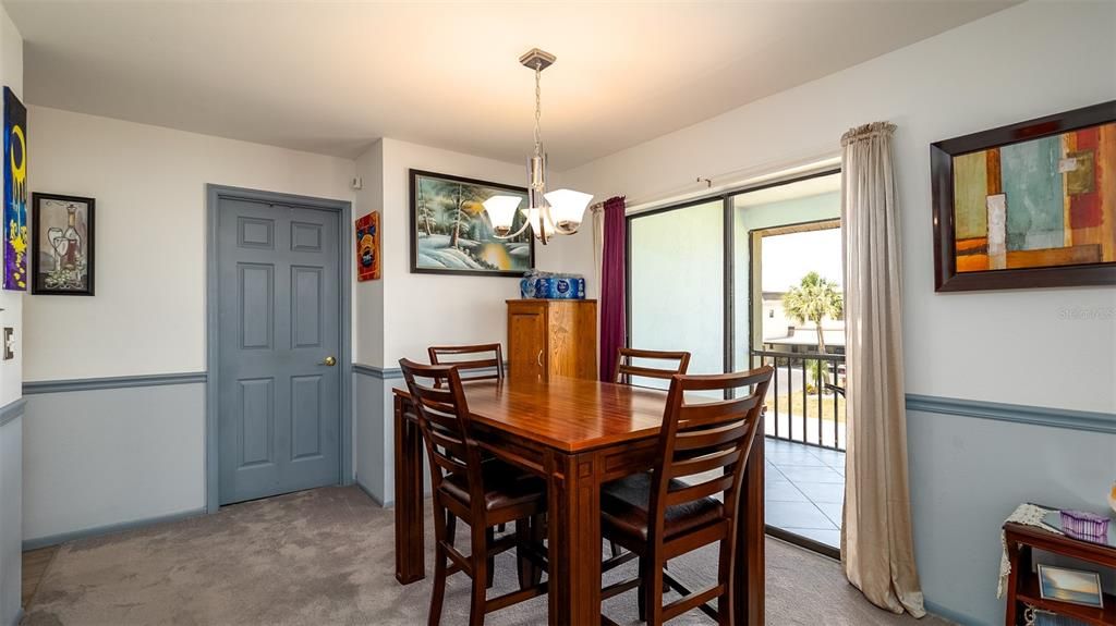 For Sale: $229,000 (2 beds, 2 baths, 1194 Square Feet)