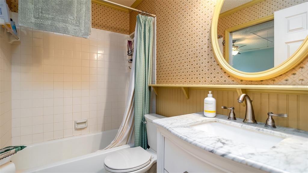 For Sale: $229,000 (2 beds, 2 baths, 1194 Square Feet)