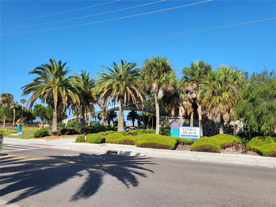 For Sale: $229,000 (2 beds, 2 baths, 1194 Square Feet)