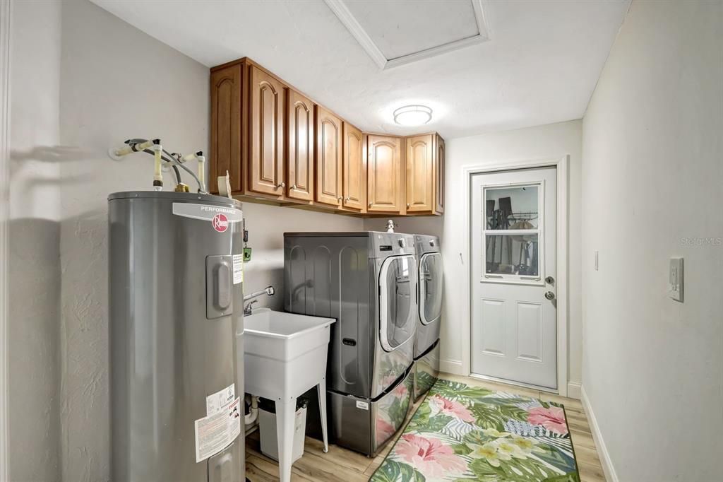 For Sale: $639,900 (3 beds, 2 baths, 2057 Square Feet)