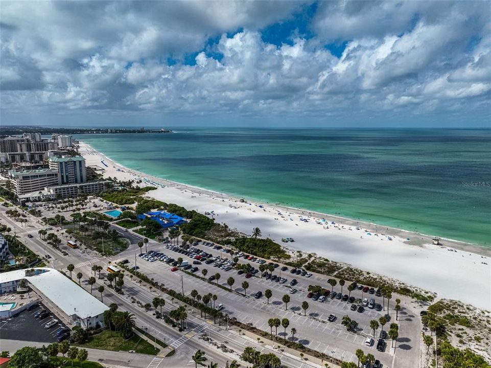 В аренду: $5,000 (2 спален, 2 ванн, 1090 Квадратных фут)