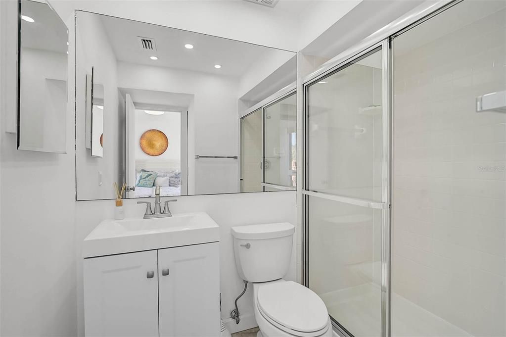 В аренду: $5,000 (2 спален, 2 ванн, 1090 Квадратных фут)