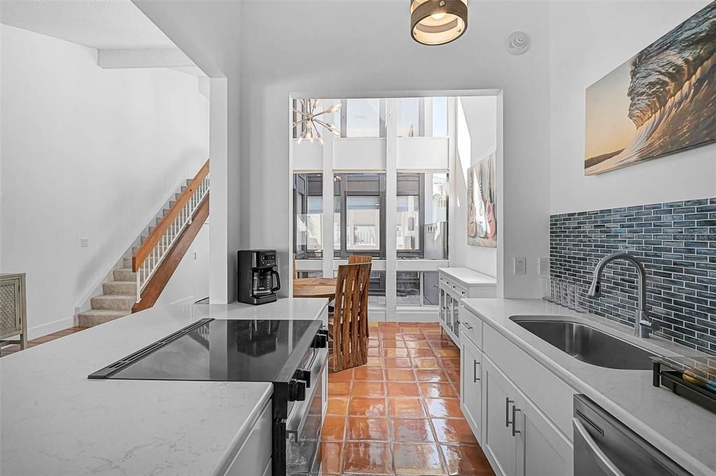 В аренду: $5,000 (2 спален, 2 ванн, 1090 Квадратных фут)