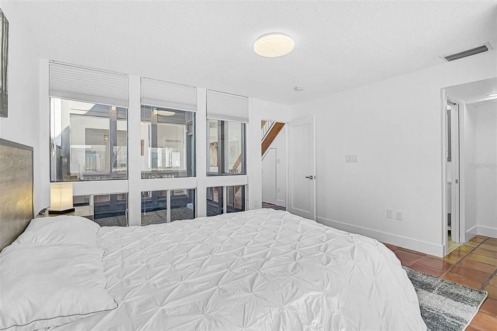 В аренду: $5,000 (2 спален, 2 ванн, 1090 Квадратных фут)