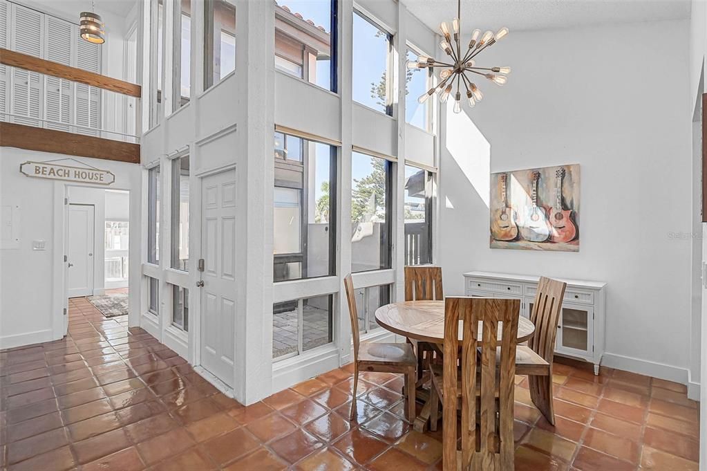 В аренду: $5,000 (2 спален, 2 ванн, 1090 Квадратных фут)