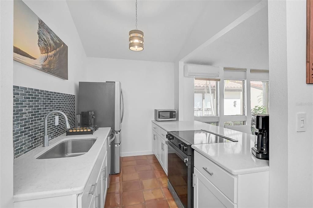 В аренду: $5,000 (2 спален, 2 ванн, 1090 Квадратных фут)