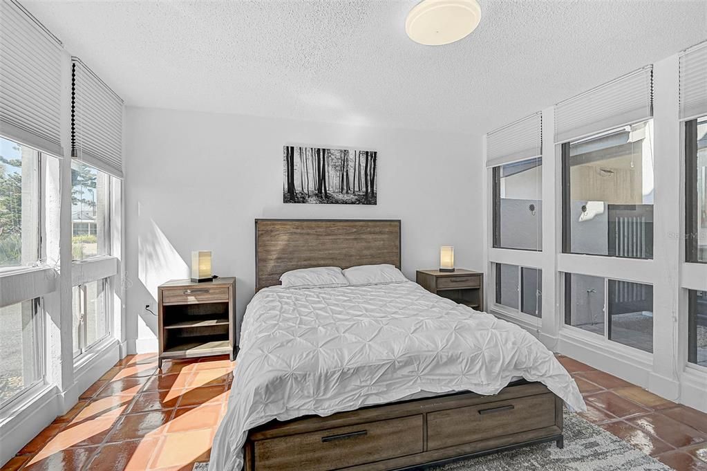 В аренду: $5,000 (2 спален, 2 ванн, 1090 Квадратных фут)