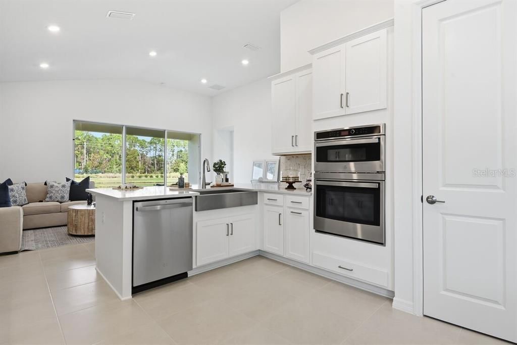 На продажу: $537,909 (3 спален, 2 ванн, 2055 Квадратных фут)