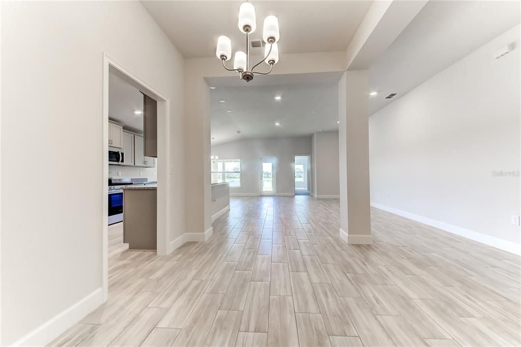 待售: $406,100 (3 贝兹, 2 浴室, 1970 平方英尺)