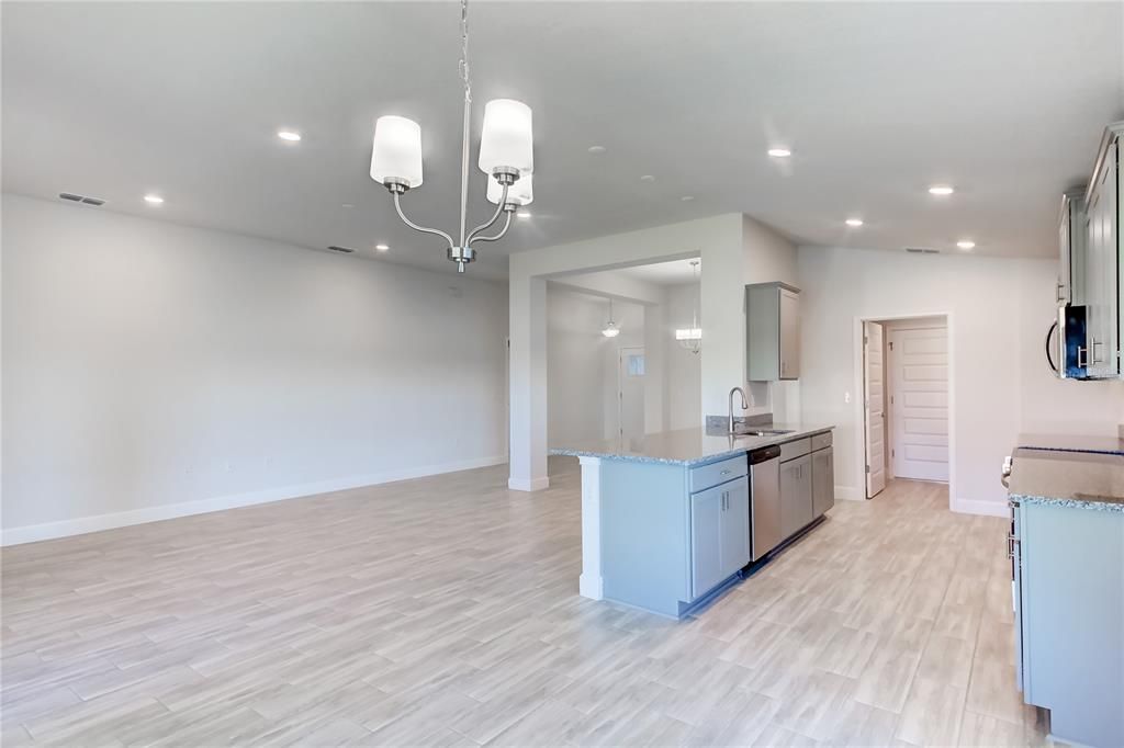 待售: $406,100 (3 贝兹, 2 浴室, 1970 平方英尺)