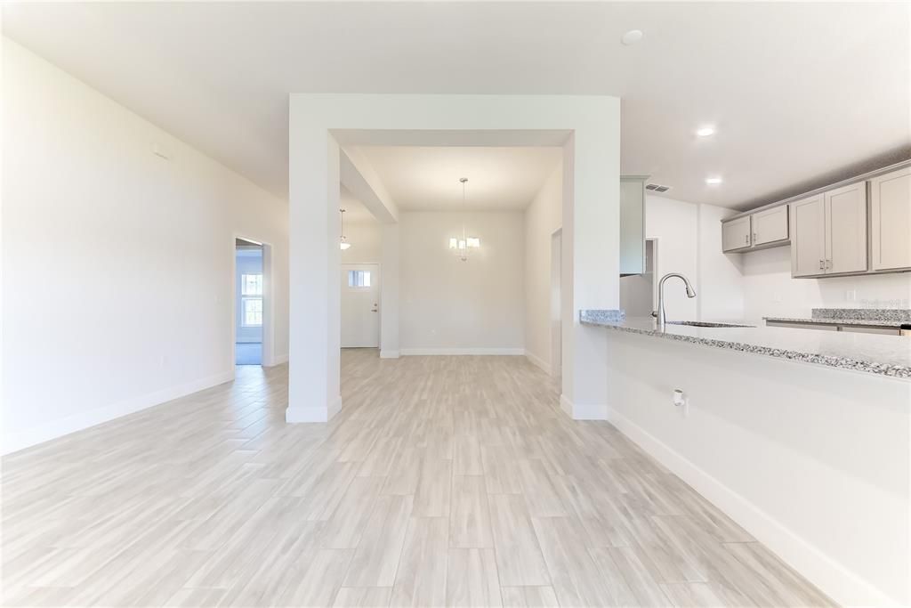 待售: $406,100 (3 贝兹, 2 浴室, 1970 平方英尺)