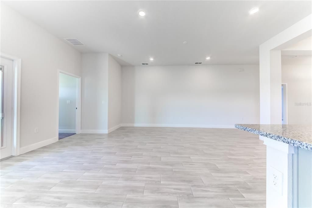 待售: $406,100 (3 贝兹, 2 浴室, 1970 平方英尺)