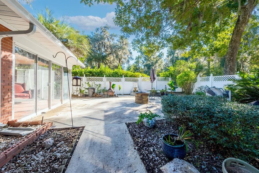 En Venta: $409,000 (4 camas, 2 baños, 1906 Pies cuadrados)