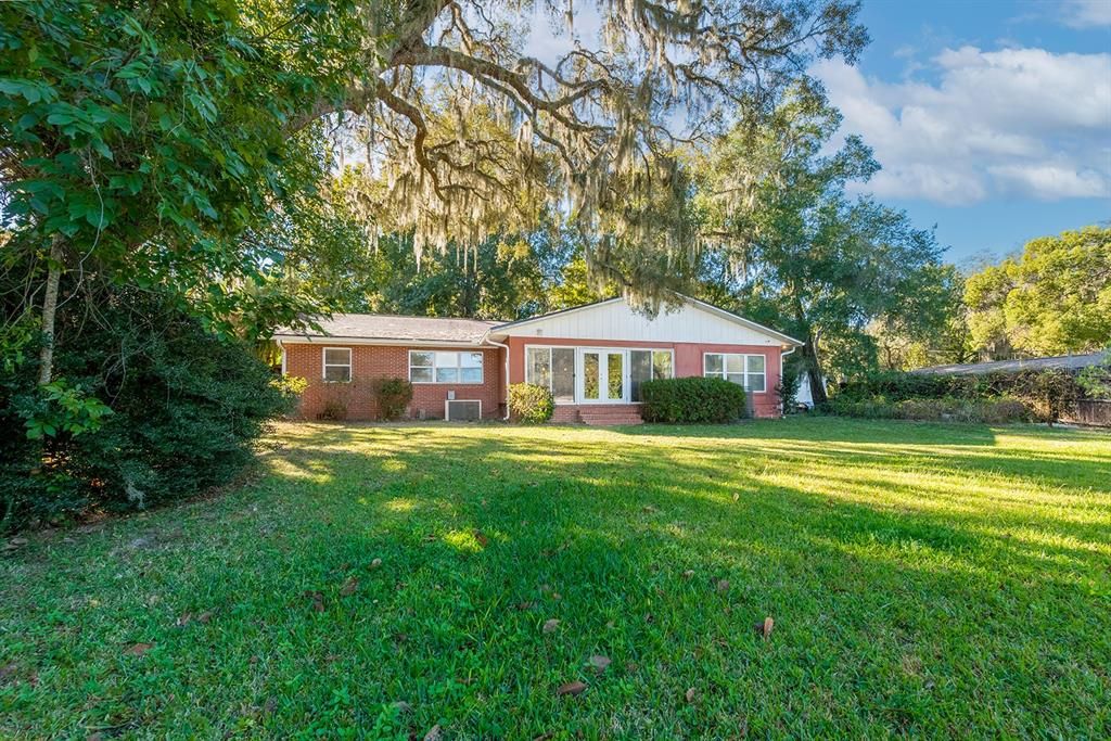 En Venta: $409,000 (4 camas, 2 baños, 1906 Pies cuadrados)