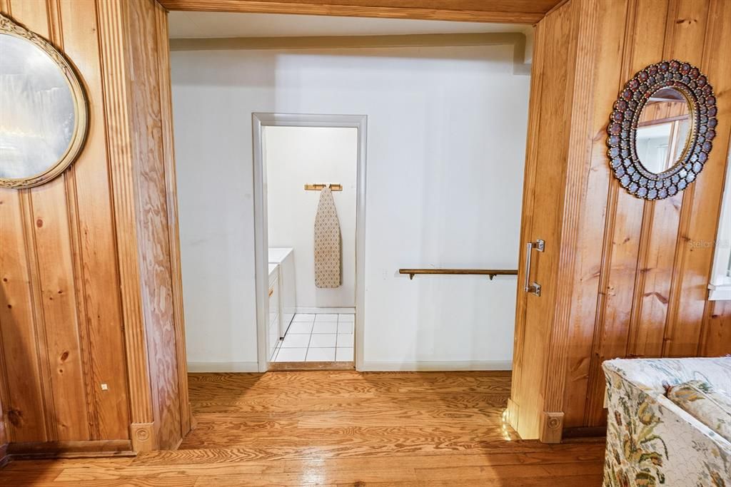 En Venta: $409,000 (4 camas, 2 baños, 1906 Pies cuadrados)