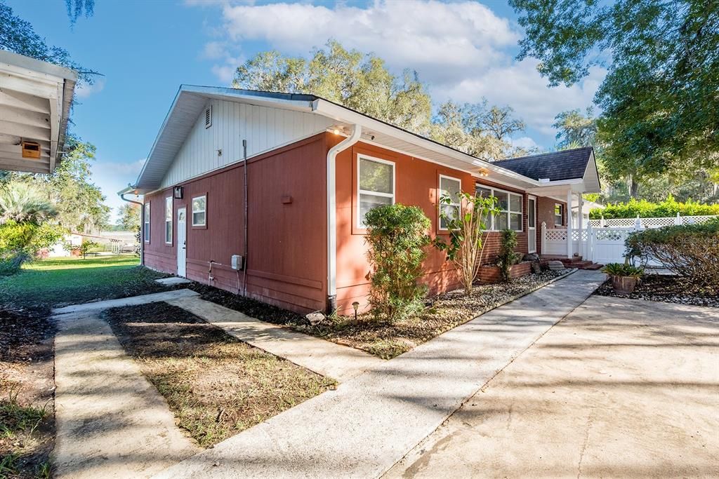 En Venta: $409,000 (4 camas, 2 baños, 1906 Pies cuadrados)