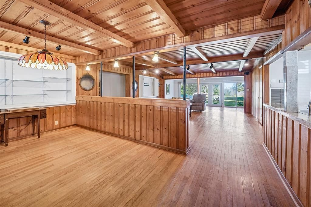 En Venta: $409,000 (4 camas, 2 baños, 1906 Pies cuadrados)