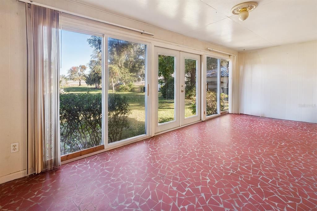 En Venta: $409,000 (4 camas, 2 baños, 1906 Pies cuadrados)