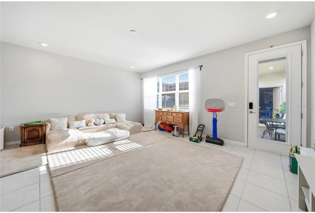 For Sale: $365,000 (3 beds, 2 baths, 1825 Square Feet)