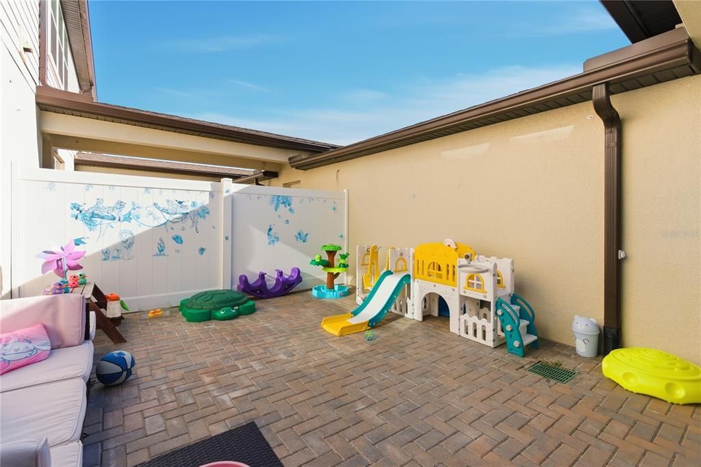 For Sale: $365,000 (3 beds, 2 baths, 1825 Square Feet)