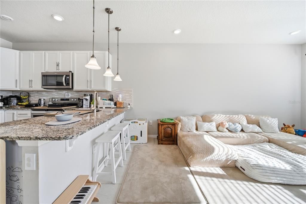 For Sale: $365,000 (3 beds, 2 baths, 1825 Square Feet)