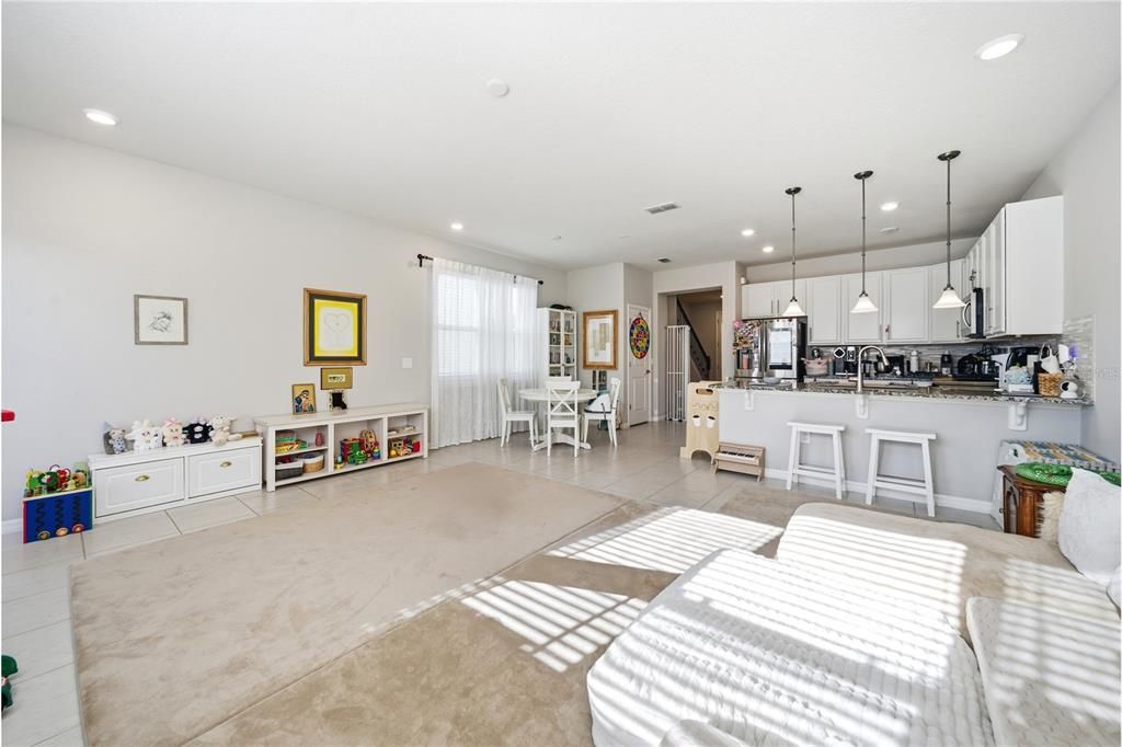 For Sale: $365,000 (3 beds, 2 baths, 1825 Square Feet)