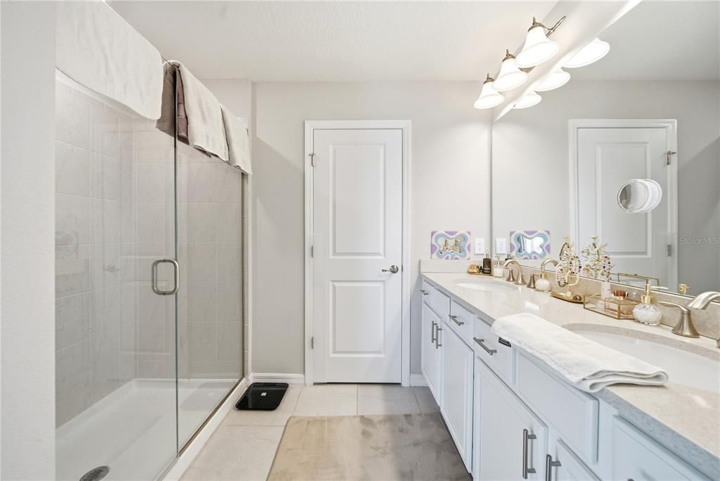 For Sale: $365,000 (3 beds, 2 baths, 1825 Square Feet)