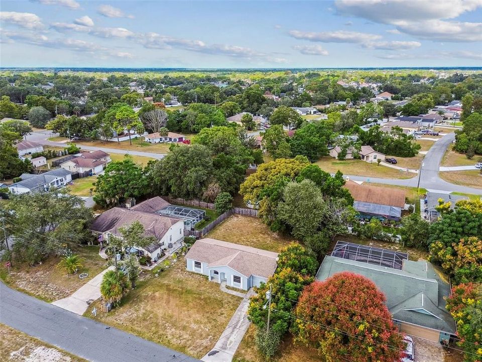 合同活跃: $275,000 (3 贝兹, 2 浴室, 1114 平方英尺)