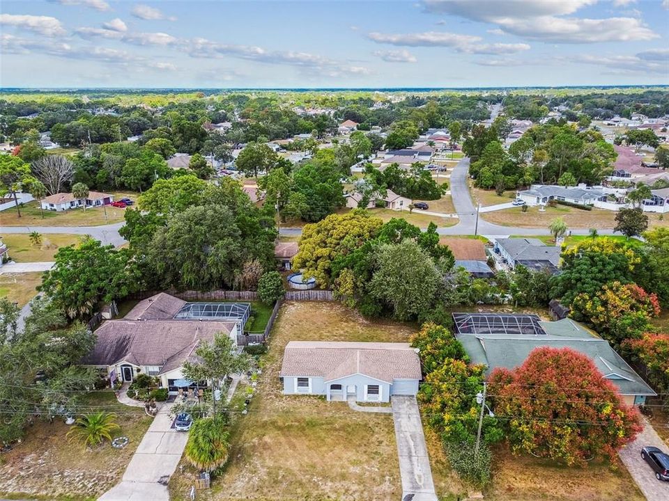 合同活跃: $275,000 (3 贝兹, 2 浴室, 1114 平方英尺)