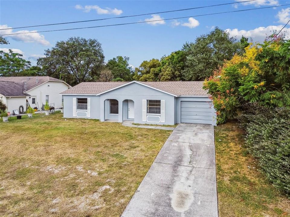 合同活跃: $275,000 (3 贝兹, 2 浴室, 1114 平方英尺)