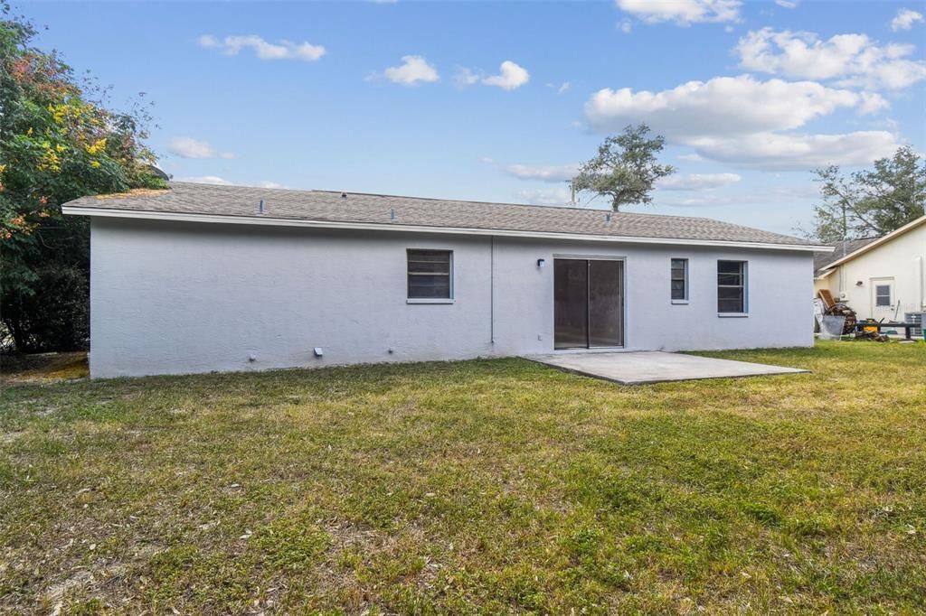 合同活跃: $275,000 (3 贝兹, 2 浴室, 1114 平方英尺)