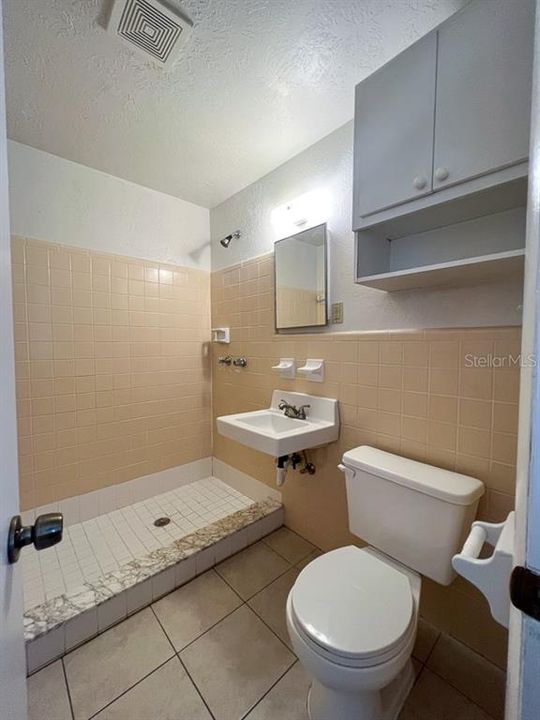 For Rent: $975 (1 beds, 1 baths, 472 Square Feet)