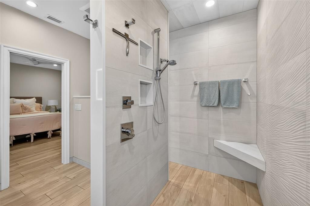 待售: $1,350,000 (3 贝兹, 2 浴室, 1948 平方英尺)