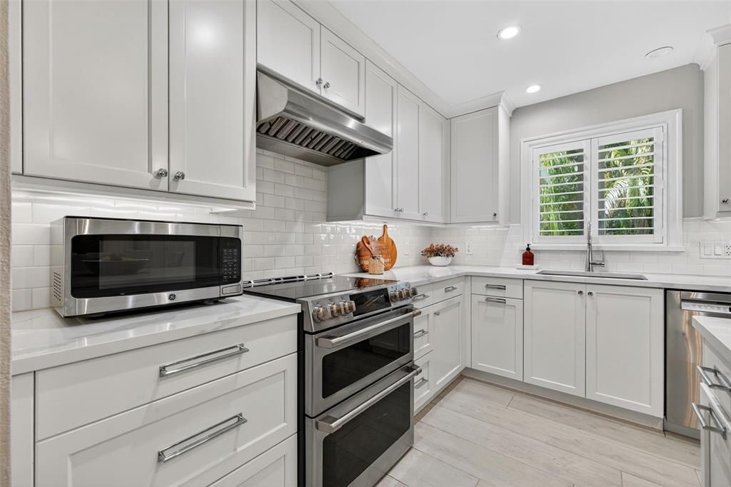 待售: $1,350,000 (3 贝兹, 2 浴室, 1948 平方英尺)