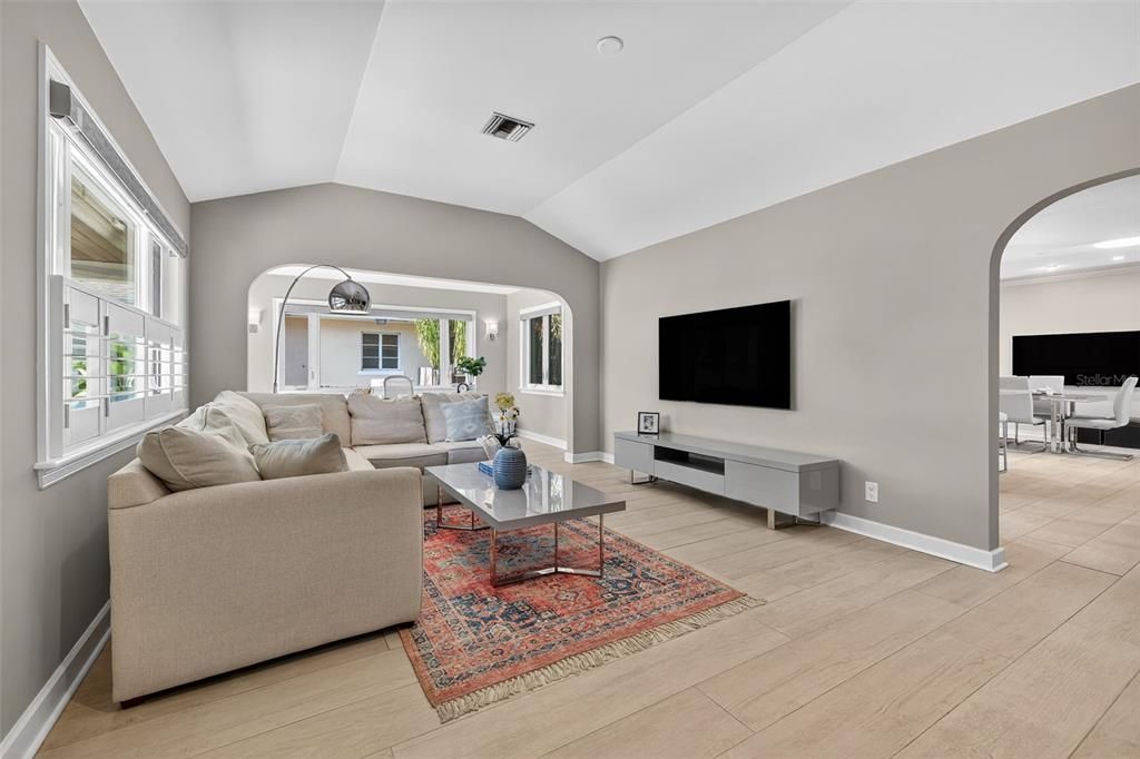 待售: $1,350,000 (3 贝兹, 2 浴室, 1948 平方英尺)