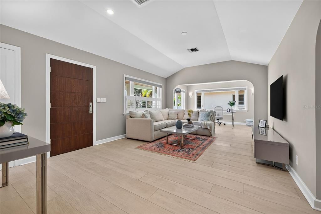 待售: $1,350,000 (3 贝兹, 2 浴室, 1948 平方英尺)