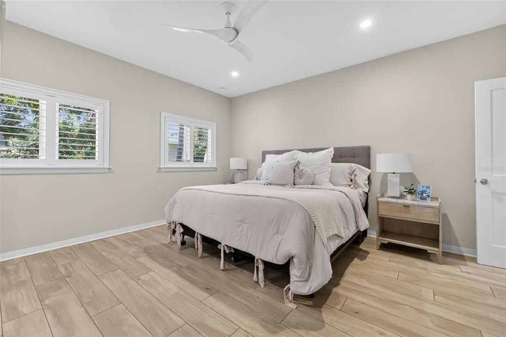 待售: $1,350,000 (3 贝兹, 2 浴室, 1948 平方英尺)