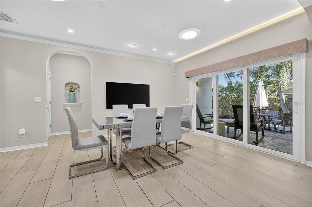 待售: $1,350,000 (3 贝兹, 2 浴室, 1948 平方英尺)