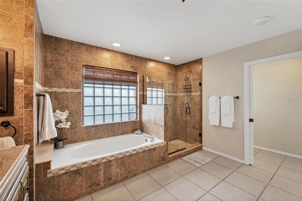 For Rent: $7,985 (3 beds, 2 baths, 2209 Square Feet)