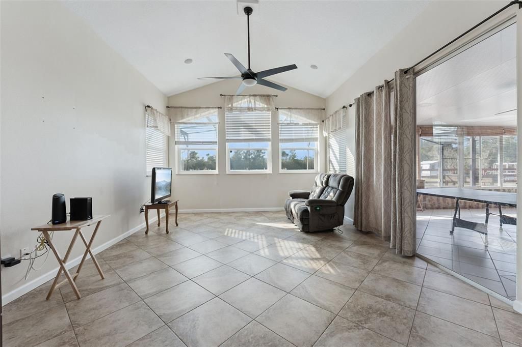 На продажу: $656,900 (4 спален, 3 ванн, 2914 Квадратных фут)