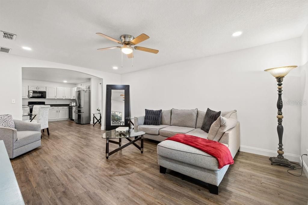 For Sale: $365,000 (4 beds, 2 baths, 1980 Square Feet)