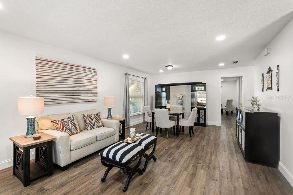 For Sale: $365,000 (4 beds, 2 baths, 1980 Square Feet)