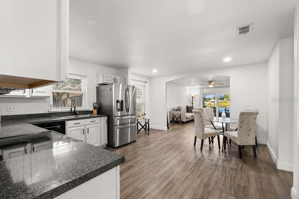 For Sale: $365,000 (4 beds, 2 baths, 1980 Square Feet)